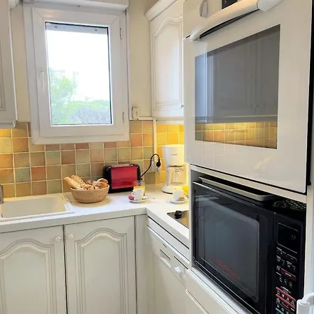 Imperia Raphael Yourhosthelper Apartment *